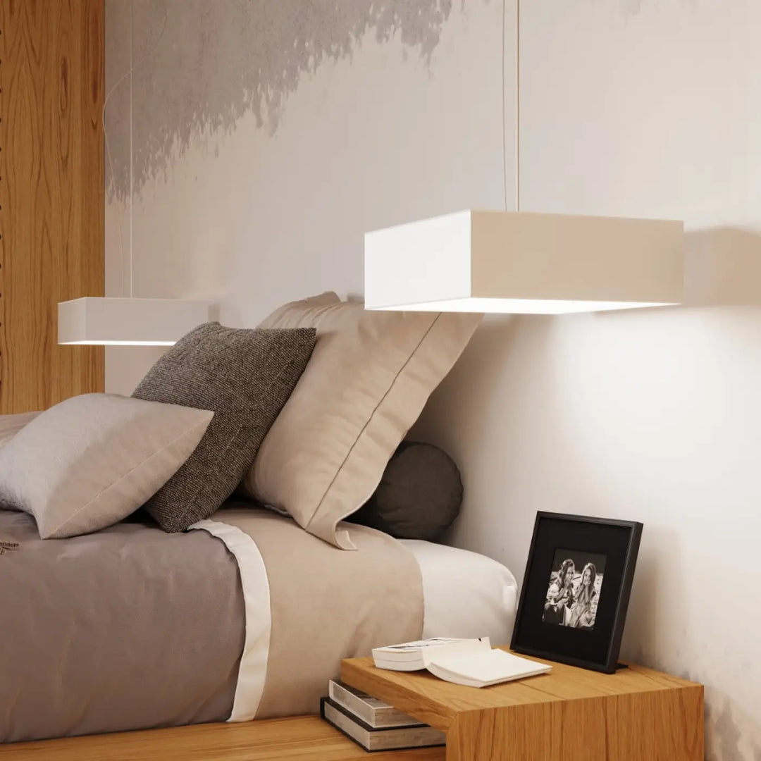 Plafonnier carré horus 45 blanc avec éclairage polyvalent en forme riche et design minimaliste moderne