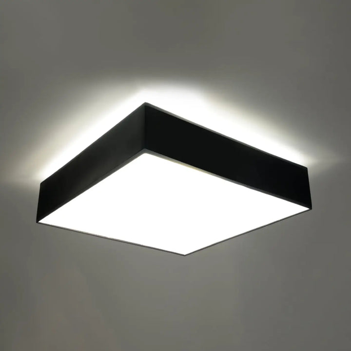 Plafonnier carré noir horus 45 avec éclairage polyvalent à forme riche et design moderne éclaire intensément en blanc