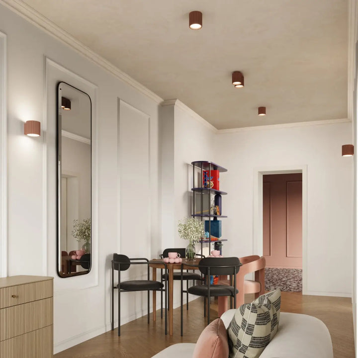 Luminaire plafonnier aura 1 moka avec miroir rectangulaire noir au cadre fin et forme unique inspirée monté verticalement