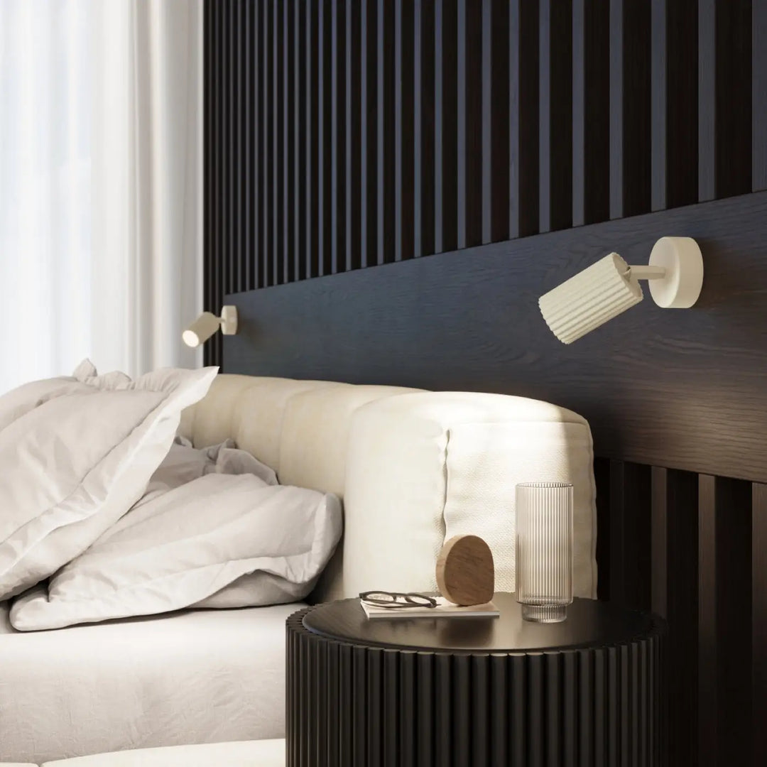 Luminaire plafonnier karbon 40 beige avec lampe de lecture murale blanche à design minimaliste et ampoules gu10 interchangeables