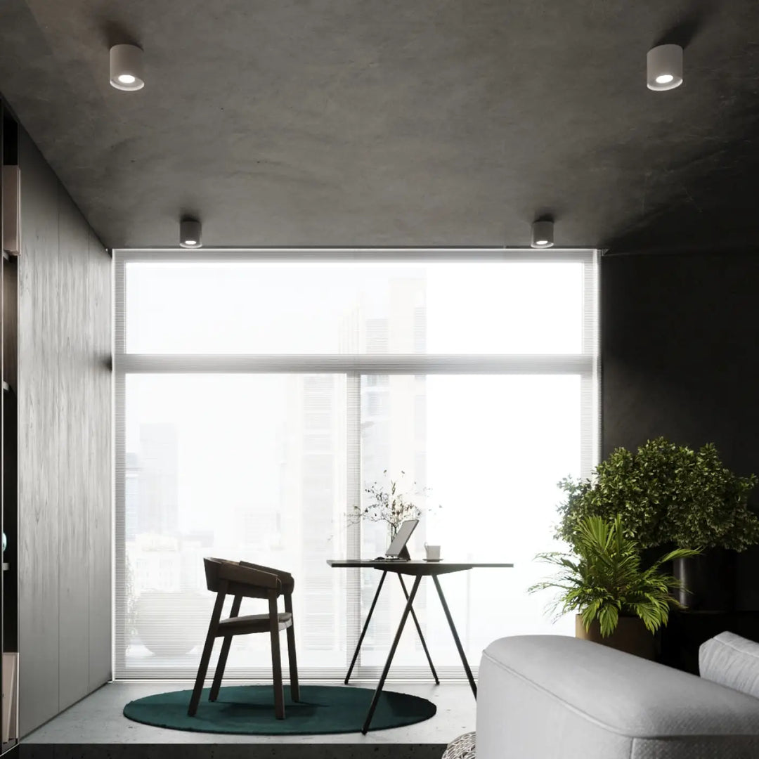 Luminaire plafonnier mika gris avec table tripode noire minimaliste au design moderne plafond mika allie simplicité