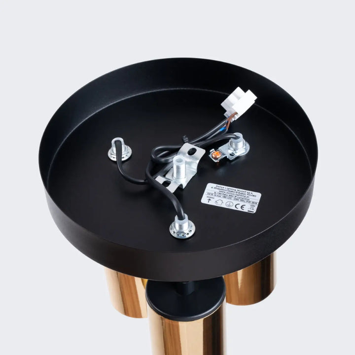 Luminaire plafonnier winx 3p noir avec pieds cylindriques dorés et câblage visible allie design moderne