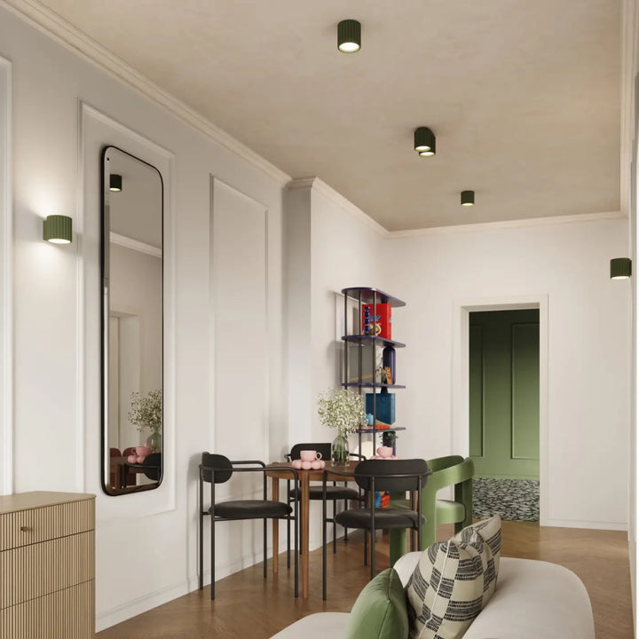 Miroir rectangulaire long luminaire plafonnier aura 2 vert olive avec cadre noir forme unique inspirée