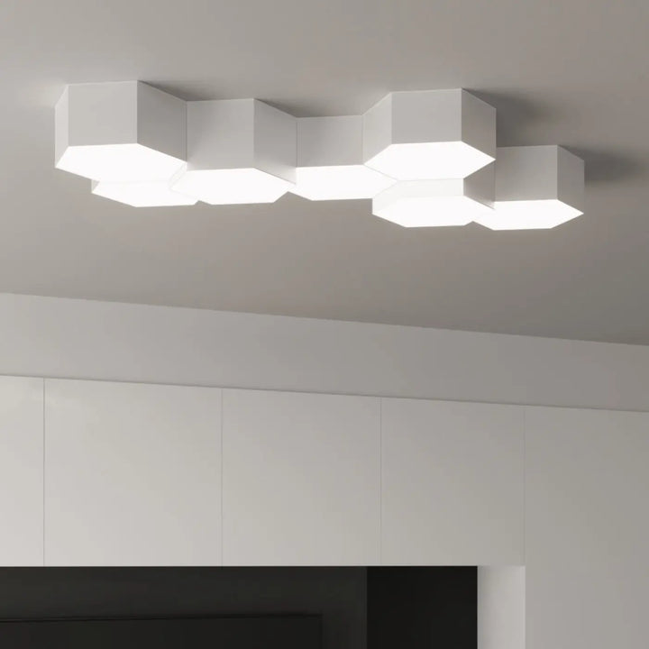 Luminaire plafonnier sunde 13 blanc avec formes géométriques hexagonales modernes en design épuré