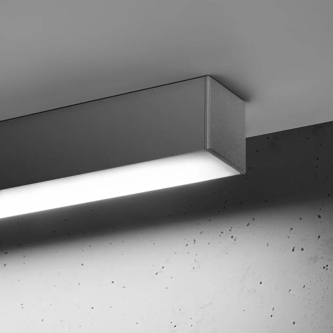 Luminaire plafonnier pinne 150 gris avec finition métallique et led intégrée pour paramètres déclairage optimaux collection pinne