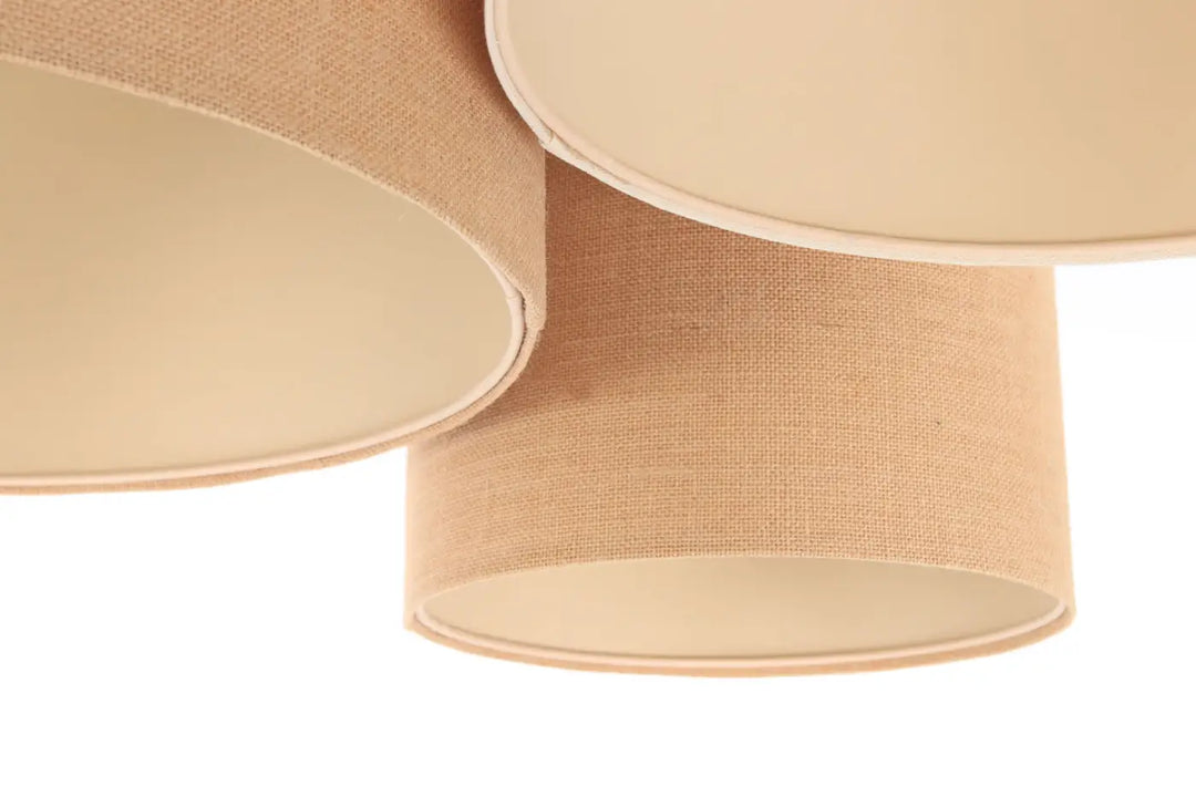 Luminaire plafonnier trio boho avec abat-jour en lin beige naturel et doublure crème pour plafond élégant