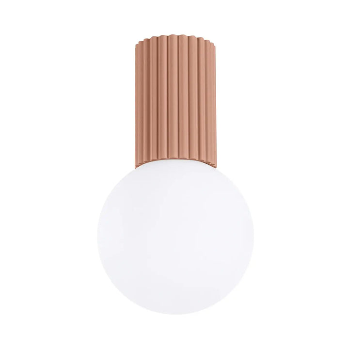 Luminaire plafonnier halo moka avec tige cannelée rose matte et sphère laiteuse en verre pour bureau décorative