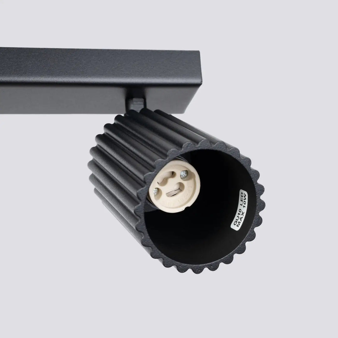 Plafonnier karbon allie en noir avec éclairage track light texturé et ampoules gu10 interchangeables