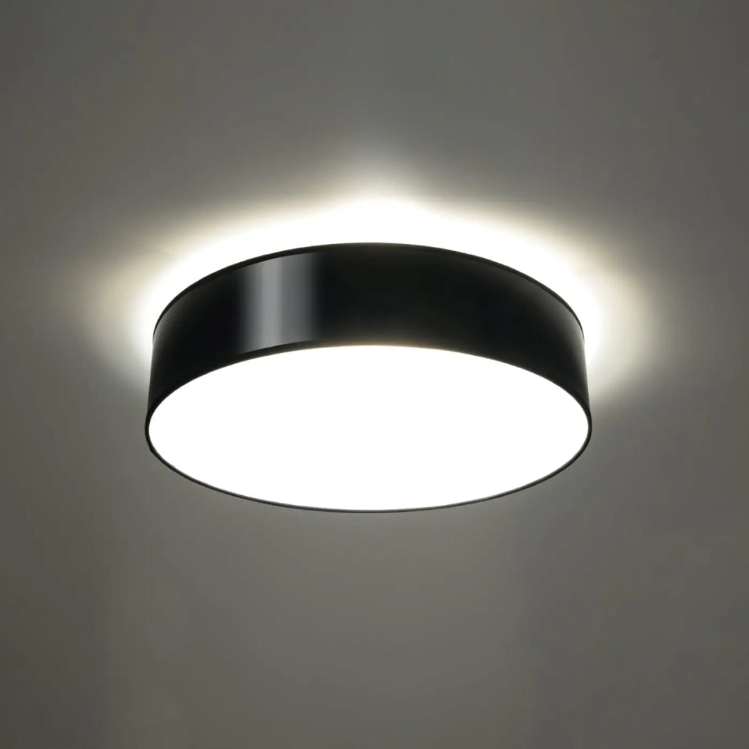 Luminaire plafonnier arena 45 noir rond avec finition mate et éclairage polyvalent de forme riche