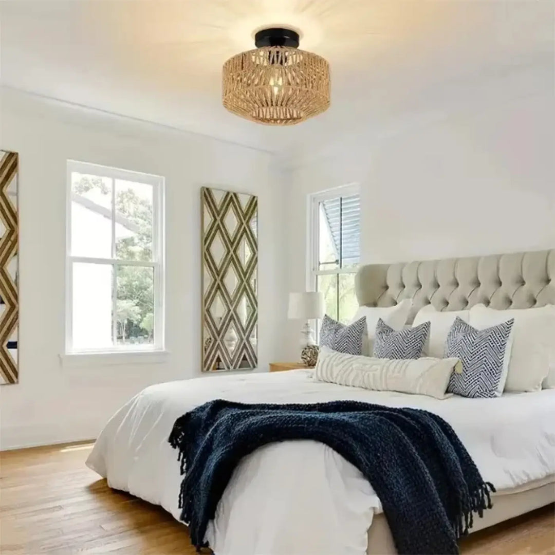 Luminaire plafonnier en rotin tressé beige au style naturel