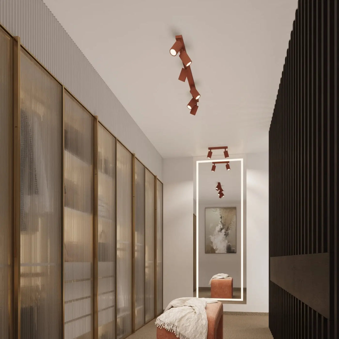Luminaire plafonnier karbon 4 rouge ocre avec spotlights réglables en cuivre et ampoules gu10 interchangeables design minimaliste