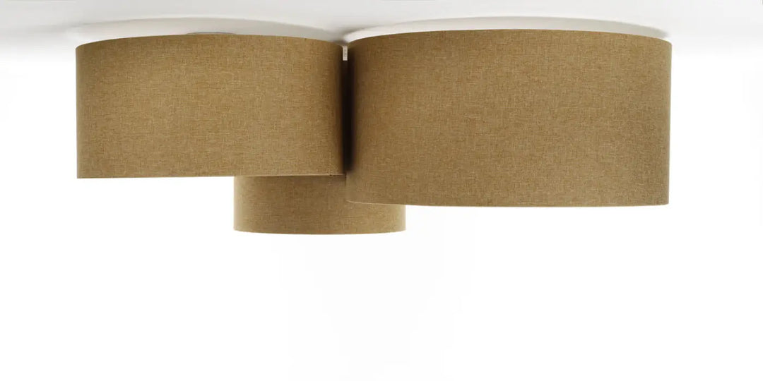 Luminaire plafonnier trio boho elegant avec abat-jours en tissu naturel tannée à texture tissée moutarde et écru