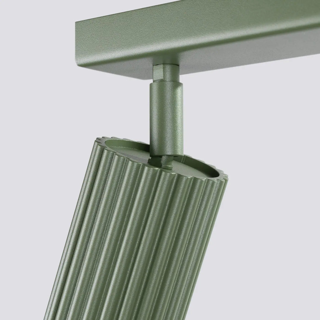 Plafonnier karbon allie design minimaliste vert olive en métal mat avec rainures verticales et ampoules gu10 interchangeables