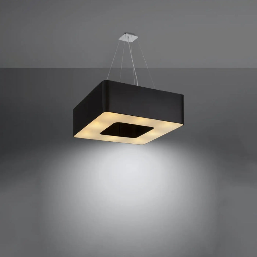 Lustre noir allumé