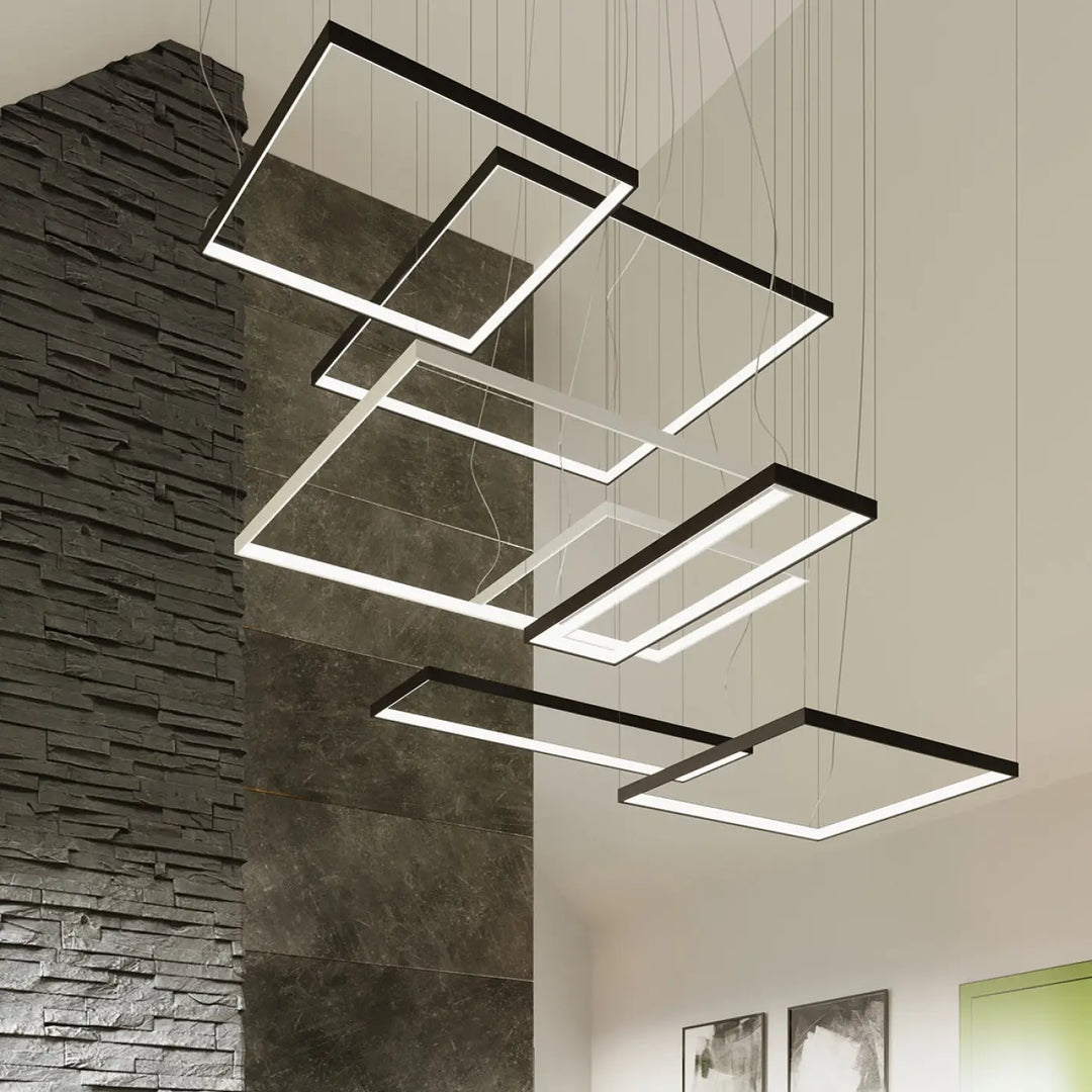 Lustre carré NELYA blanc dans un intérieur, vue rapprochée