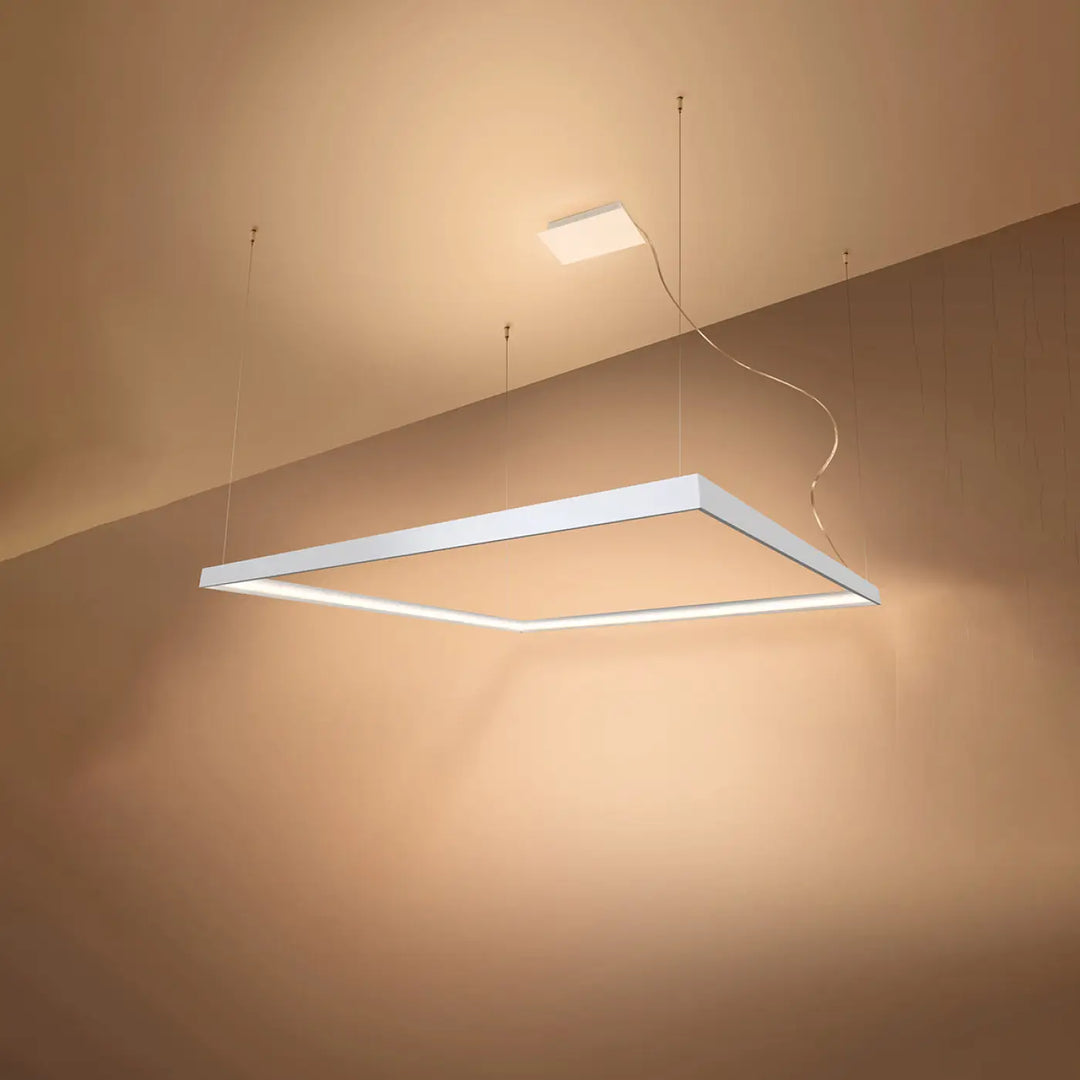 Lustre carré NELYA blanc allumée, vue en perspective