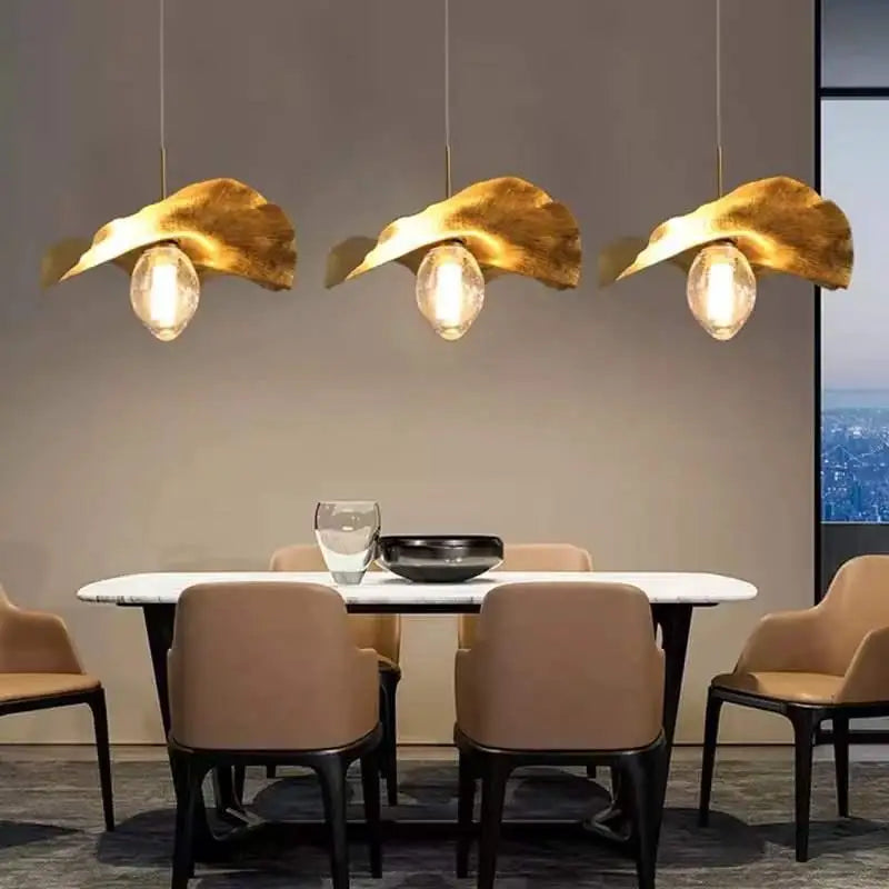 Lustre Suspension Doré Au Design Élégant Et Raffiné