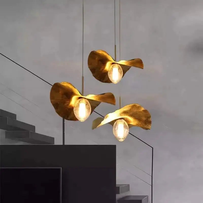 Lustre Suspension Doré Au Design Élégant Et Raffiné