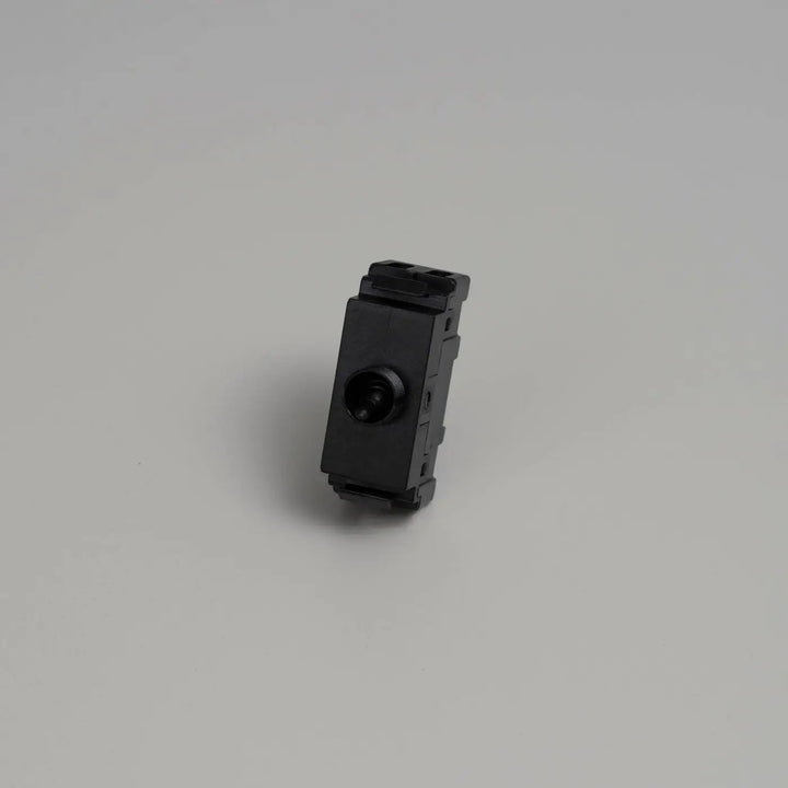 Module interrupteur permutateur à levier Buster + Punch, vue de face