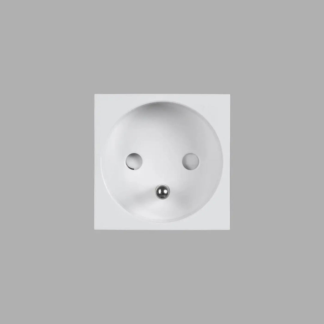 Module prise française type E blanc Buster + Punch #couleur_blanc