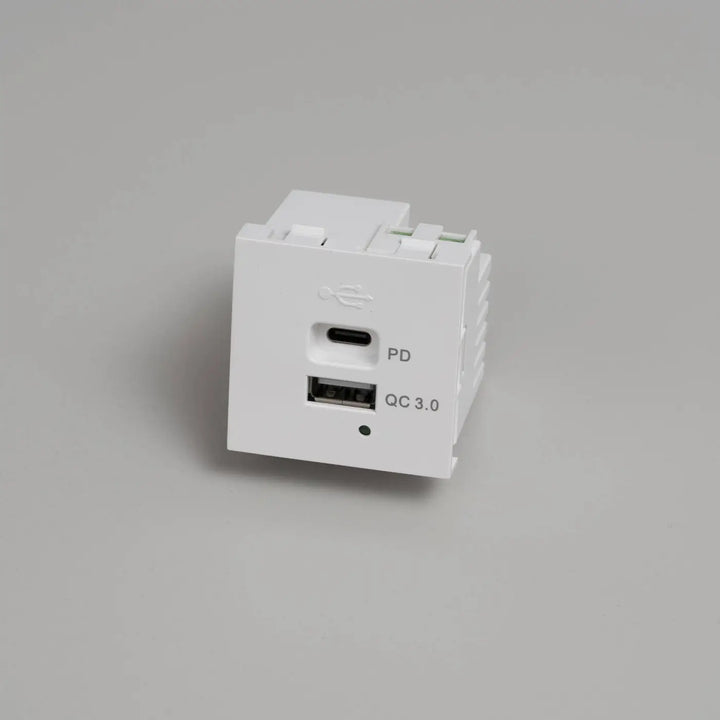 Module USB A + C blanc Buster + Punch #couleur_blanc