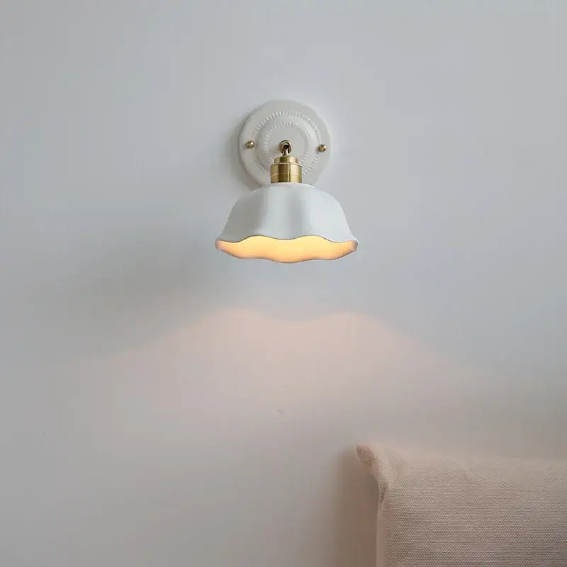 Petite Applique Murale Blanche À L’Effet Céramique Style Élégant