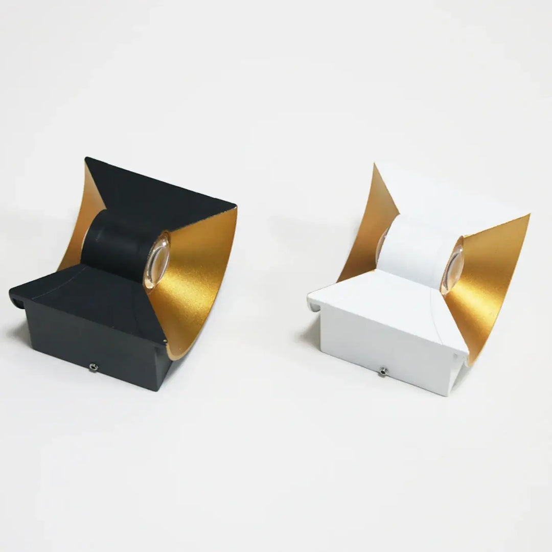 Petite Applique Murale Extérieur Aluminium Incurvée