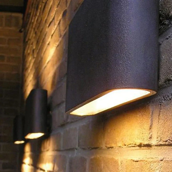 Petite Applique Murale Extérieure LED Noire ou Blanche