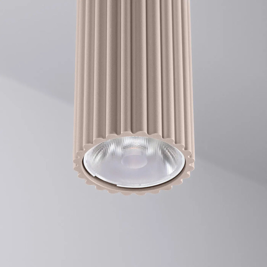 Beige luminaire plafonnier ivar en led 3000k avec abat-jour modernes rainurés et bord festonné pour confort d’utilisation