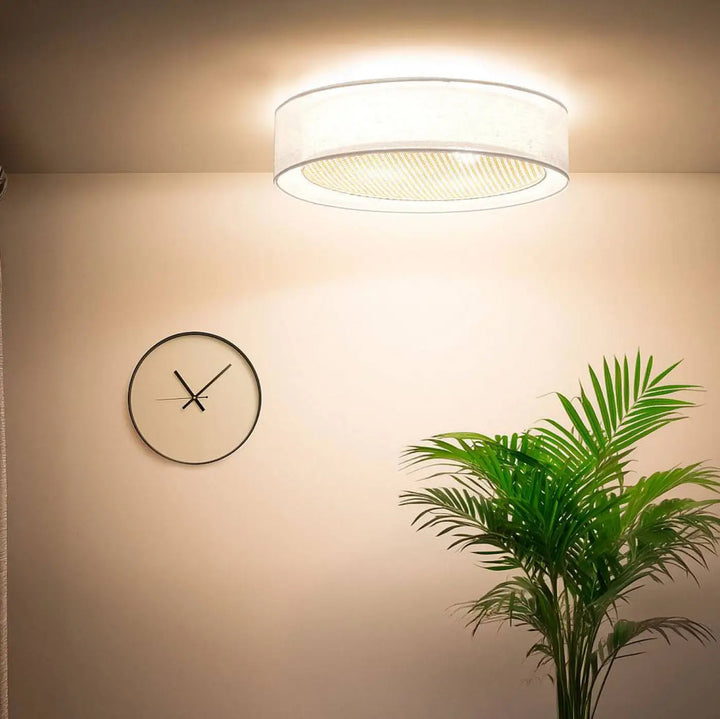 Plafonnier design luminaire Puro rattan blanc crème avec abat-jour en tissu et éclairage chaud diffus rotin naturel
