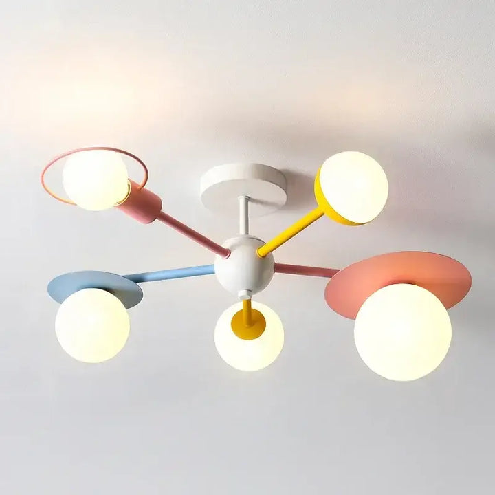 Plafonnier design avec boules lumineuses pour chambre enfant