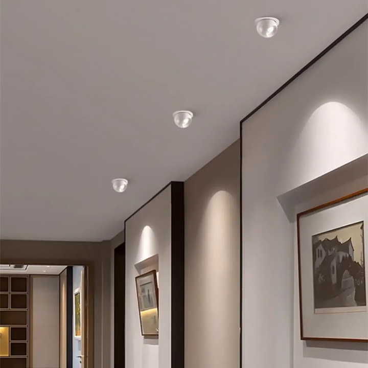 Luminaire plafonnier tsika avec trois spots plafonnier encastré design minimaliste et orientation ajustable en verre dépoli