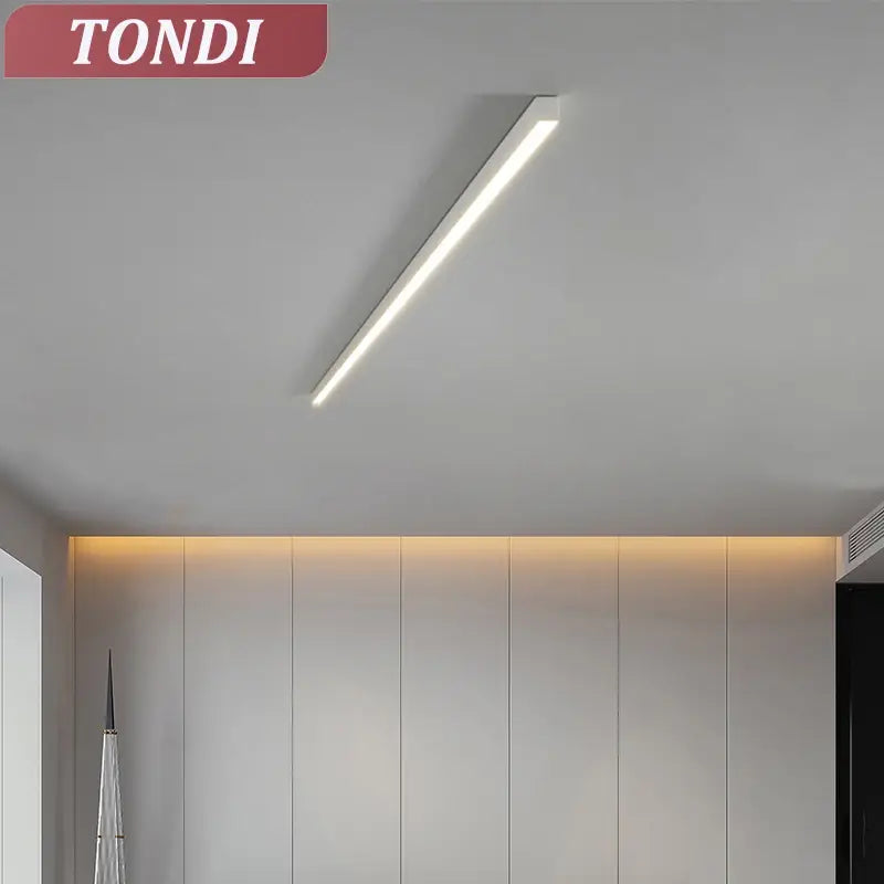 Plafonnier encastré LED linéaire style moderne minimaliste