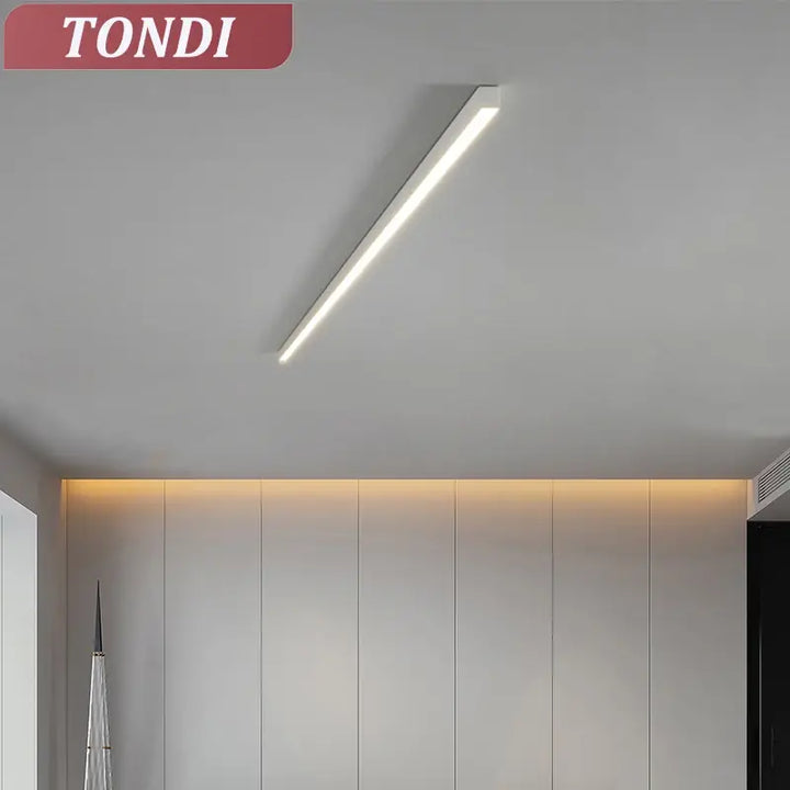Plafonnier encastré LED linéaire style moderne minimaliste