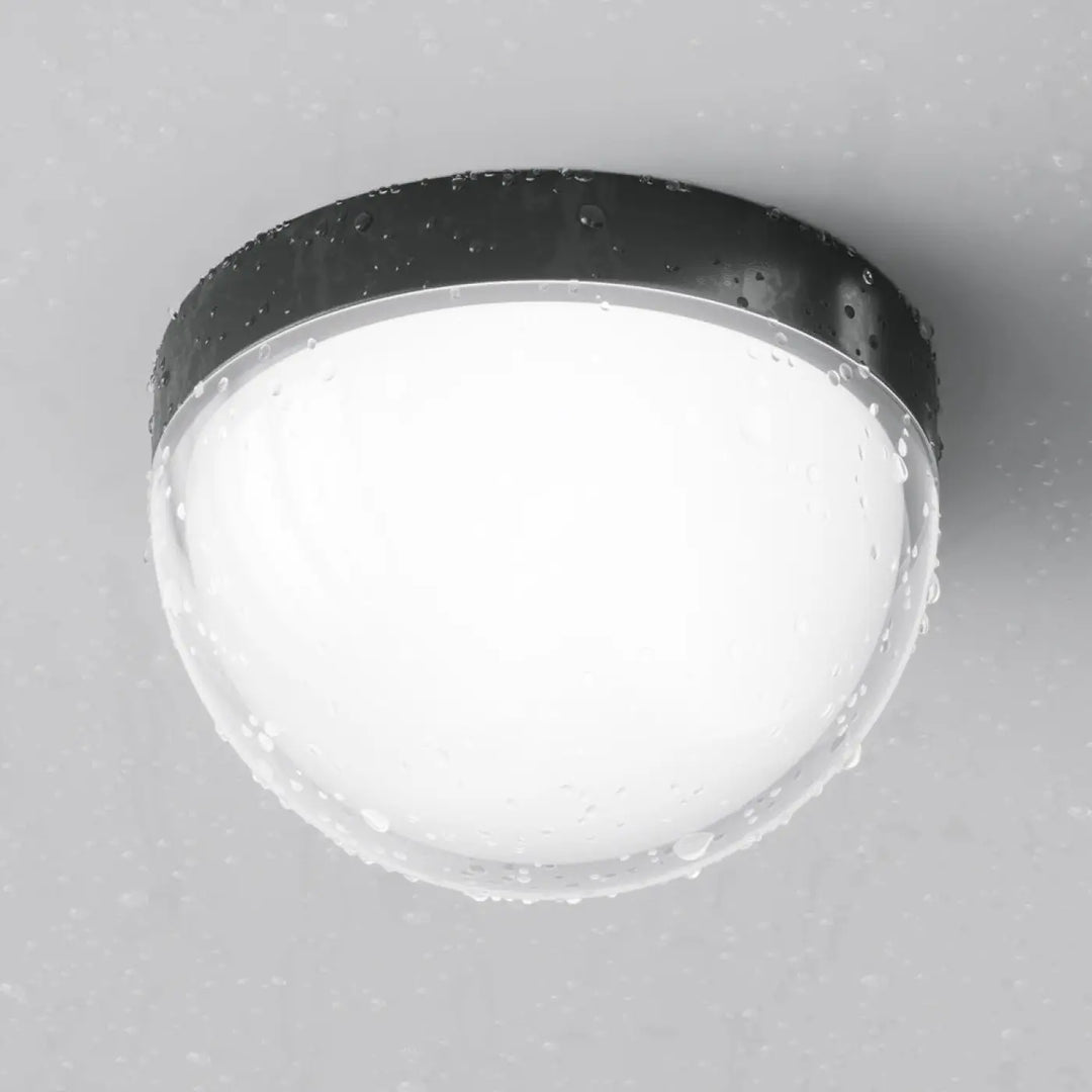 Plafonnier extérieur en acier noir avec dôme en verre dépoli et indice ip65 pour luminaire extérieur mon