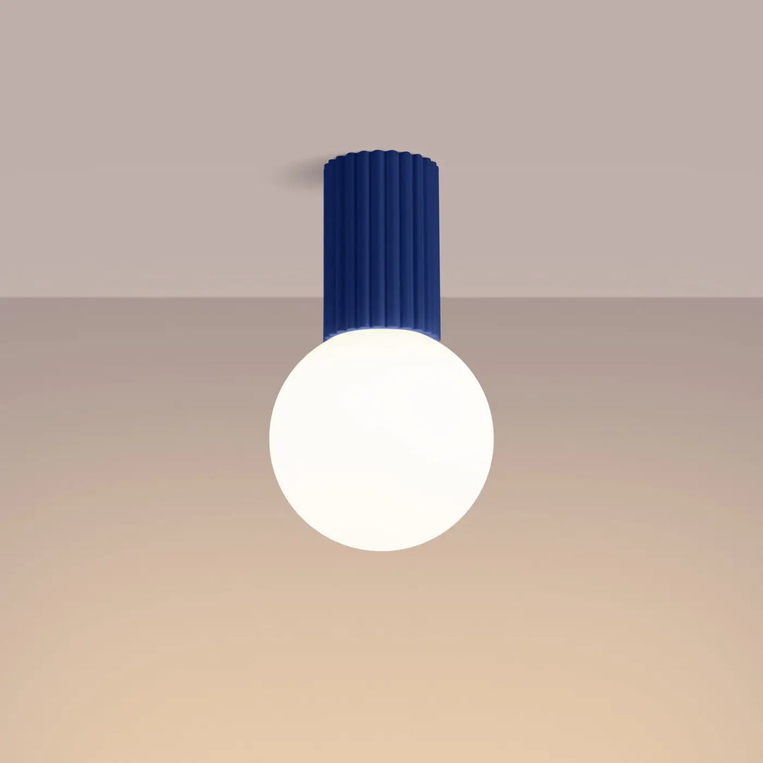 Luminaire plafonnier halo ultramarine bleu côtelé avec lampe halo sphère laiteuse bureau décorative