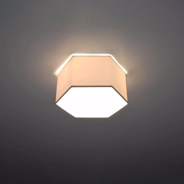 Plafonnier hexagonal Sunde blanc, allumé