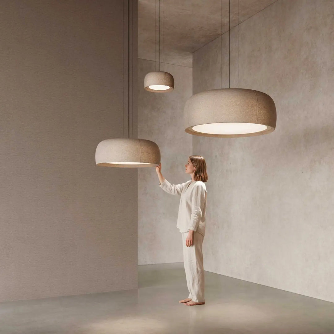 Plafonnier Gong en tissu crème dans un intérieur #couleur_beige