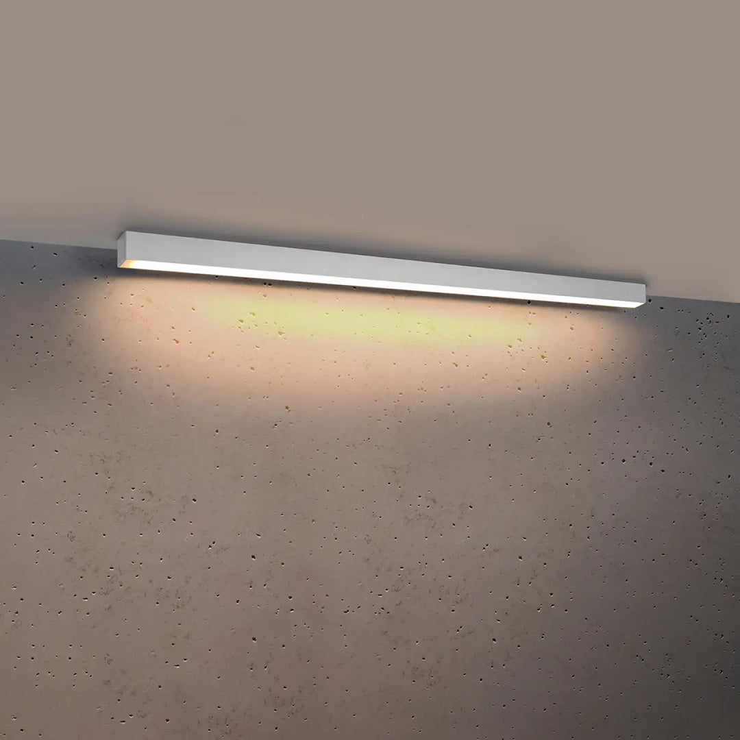 Plafonnier linéaire PINNE blanc allumée, au plafond