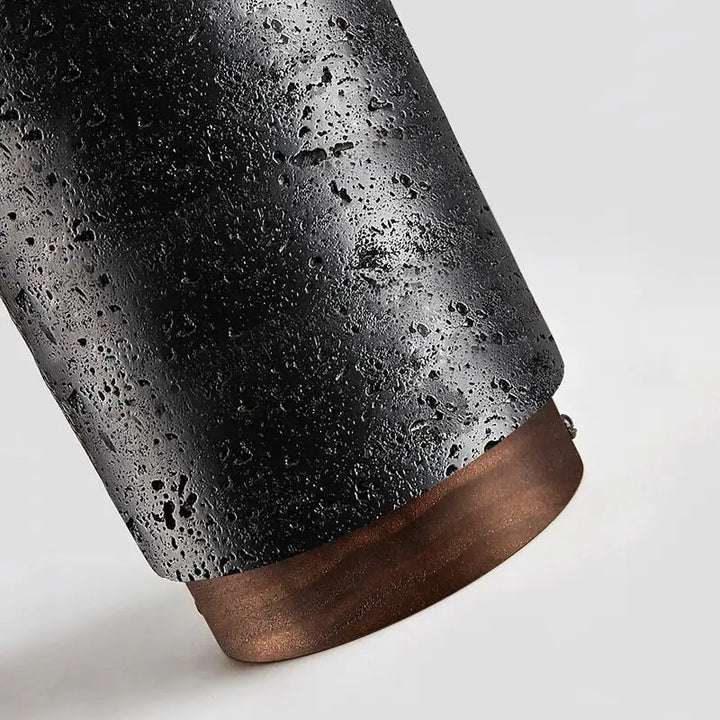 Plafonnier led noir texturé avec détails bois élégant style