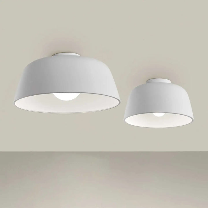 Détail de la forme ronde du plafonnier Miso blanc #couleur_blanc