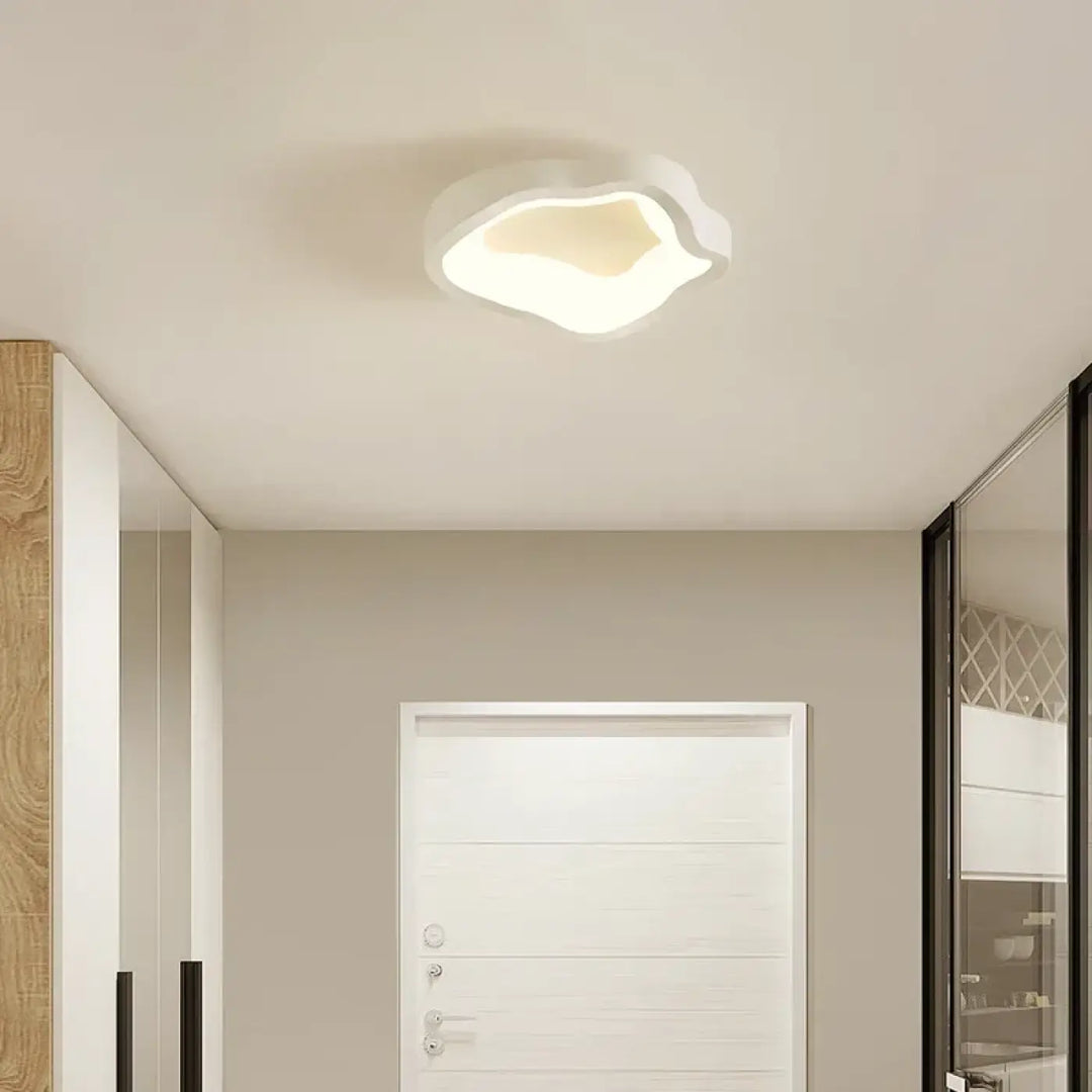 Plafonnier moderne en bois au style contemporain et design épuré
