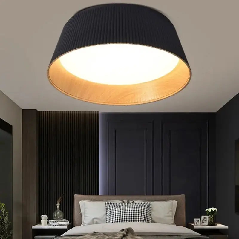 Plafonnier moderne en métal et abat-jour blanc ou noir