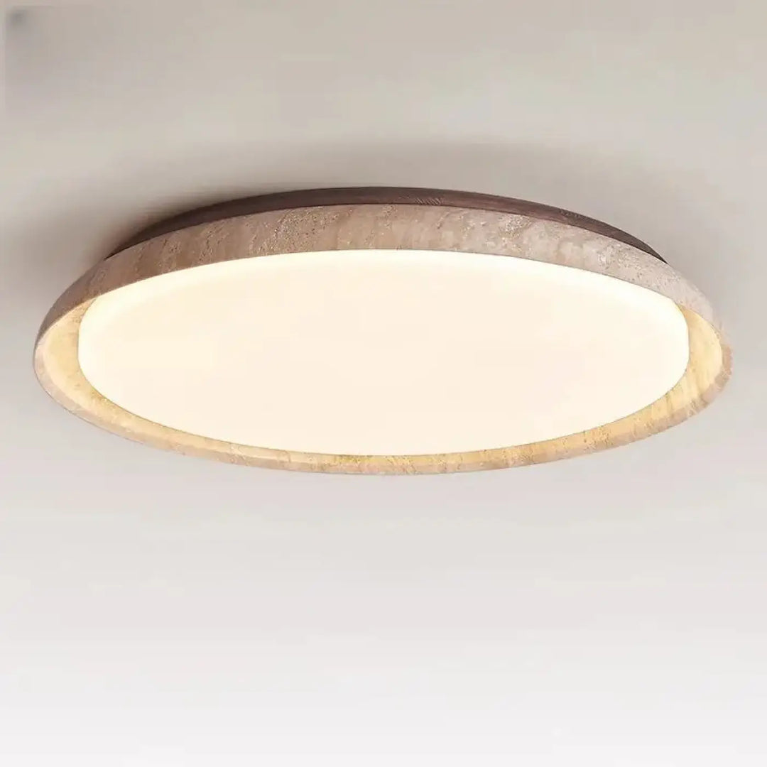 Luminaire plafonnier koru avec source lumineuse circulaire diffuse et cadre en pierre beige et brun en matériau principal