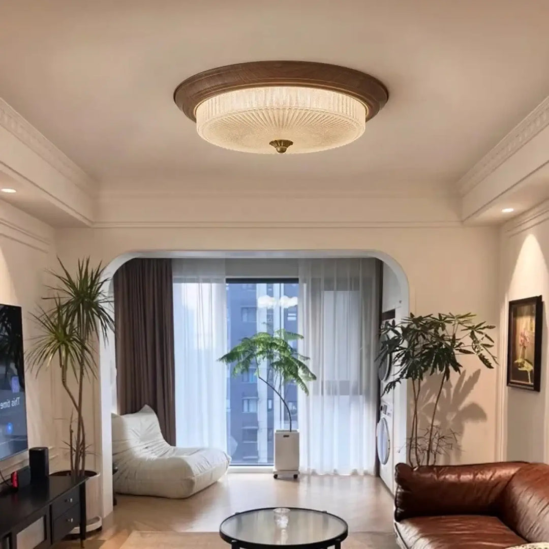 Plafonnier rond en verre texturé et finition bois naturelle