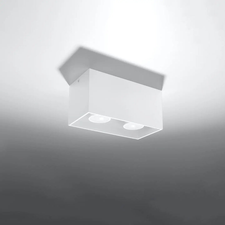 Luminaire Plafonnier blanc éteinte, vue rapprochée