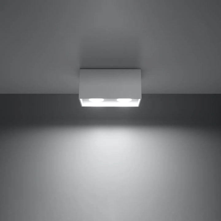 Luminaire Plafonnier blanc allumée, vue rapprochée