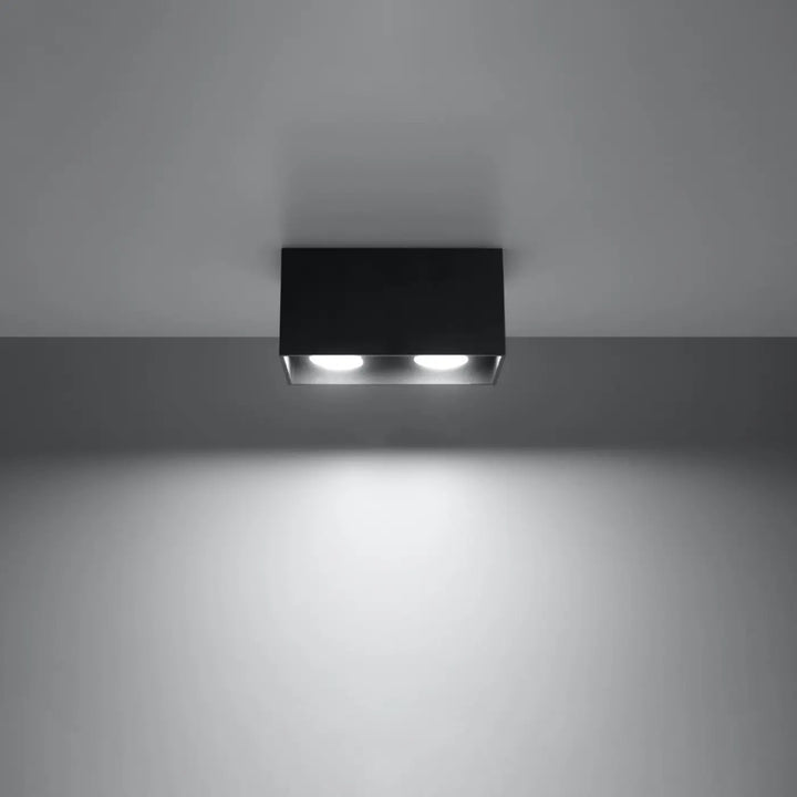 Luminaire Plafonnier noir allumée, vue rapprochée