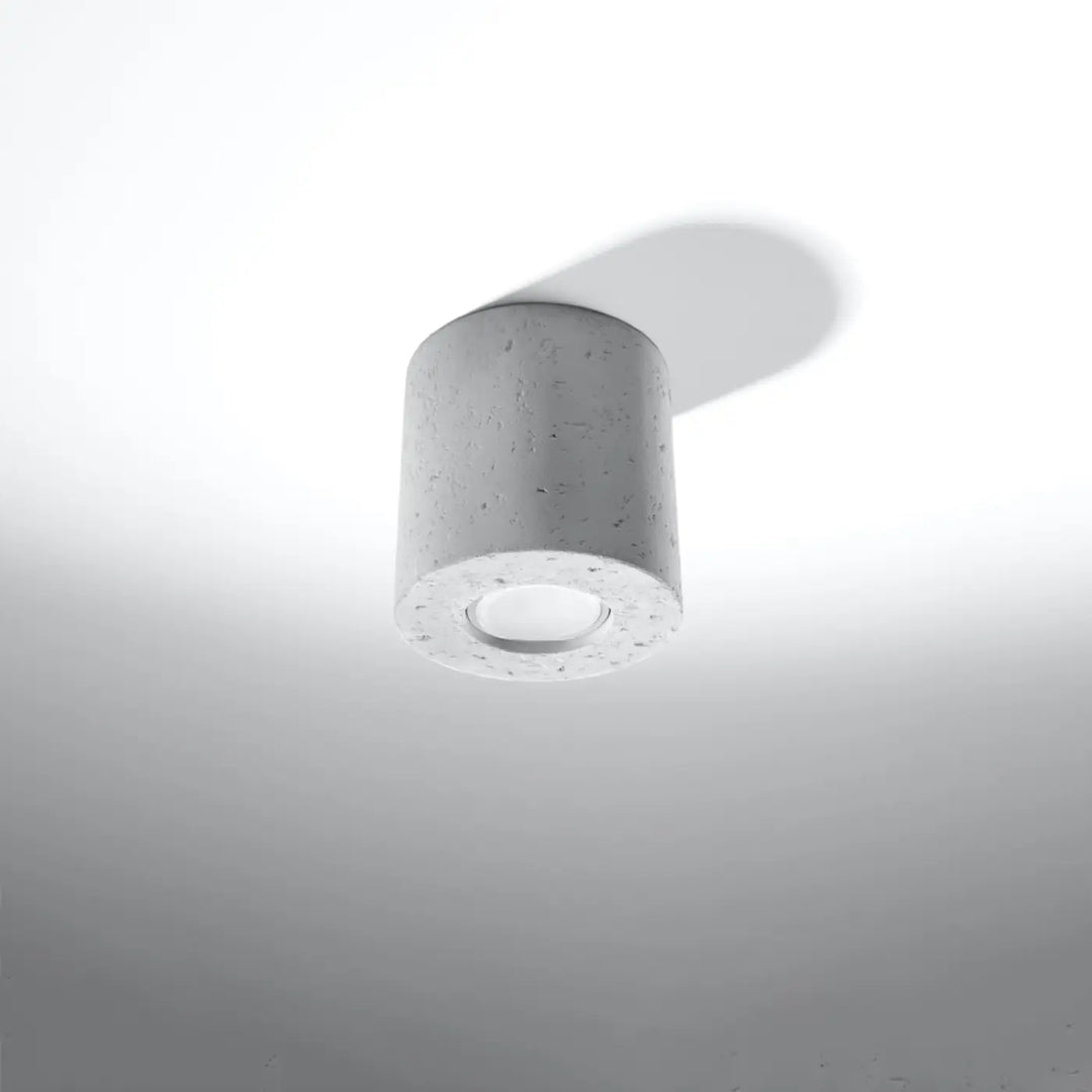 Luminaire Plafonnier gris éteinte, vue rapprochée