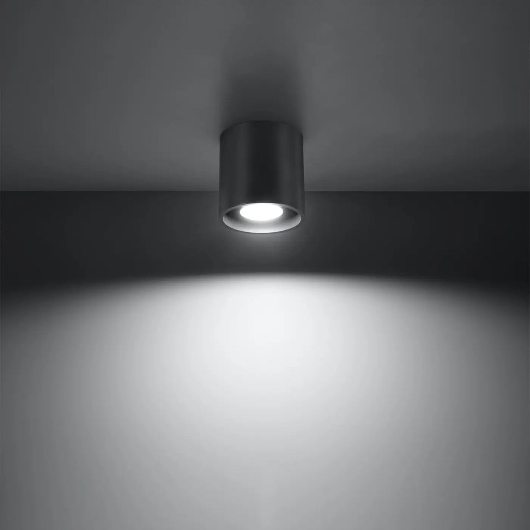 Luminaire Plafonnier anthracite allumée, vue rapprochée